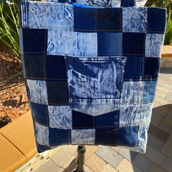 SOLD-New Jean EX Weekend Tote - Picture 7 of 15